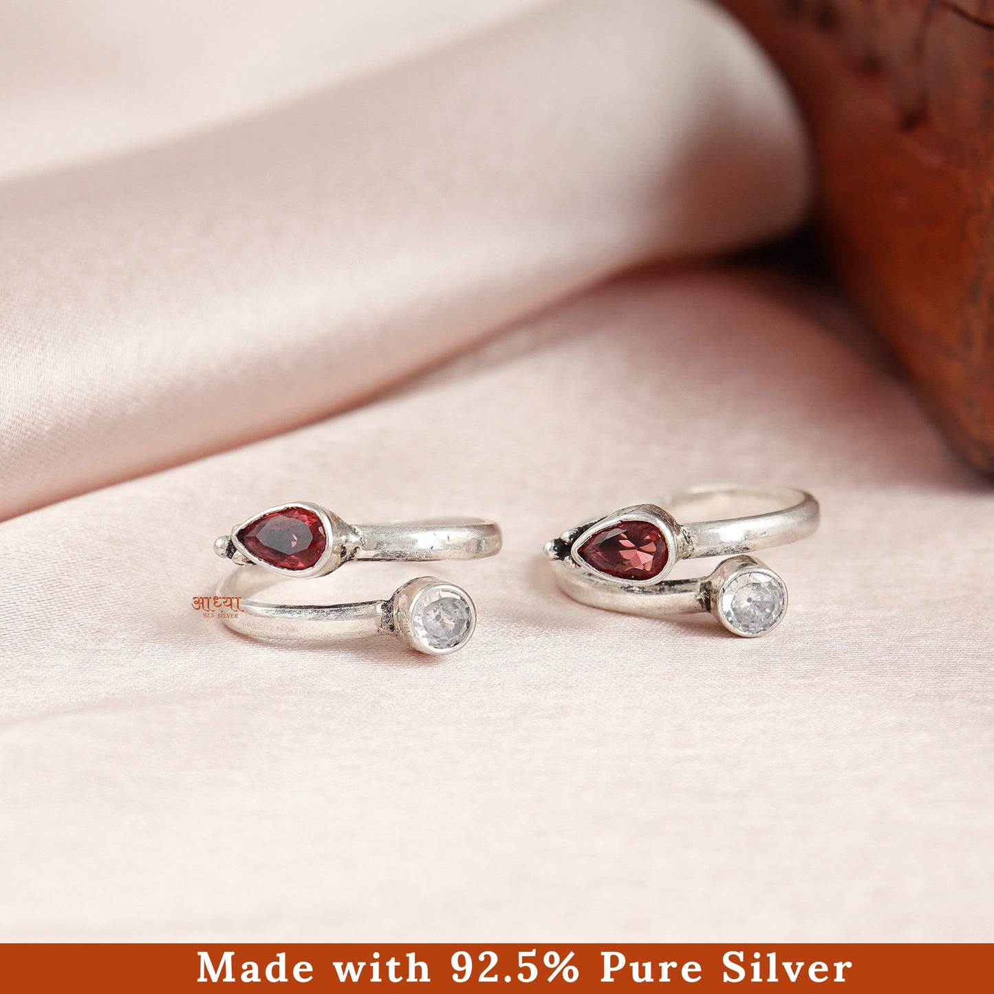 Majestice Princess Cut Silver Toe Ring