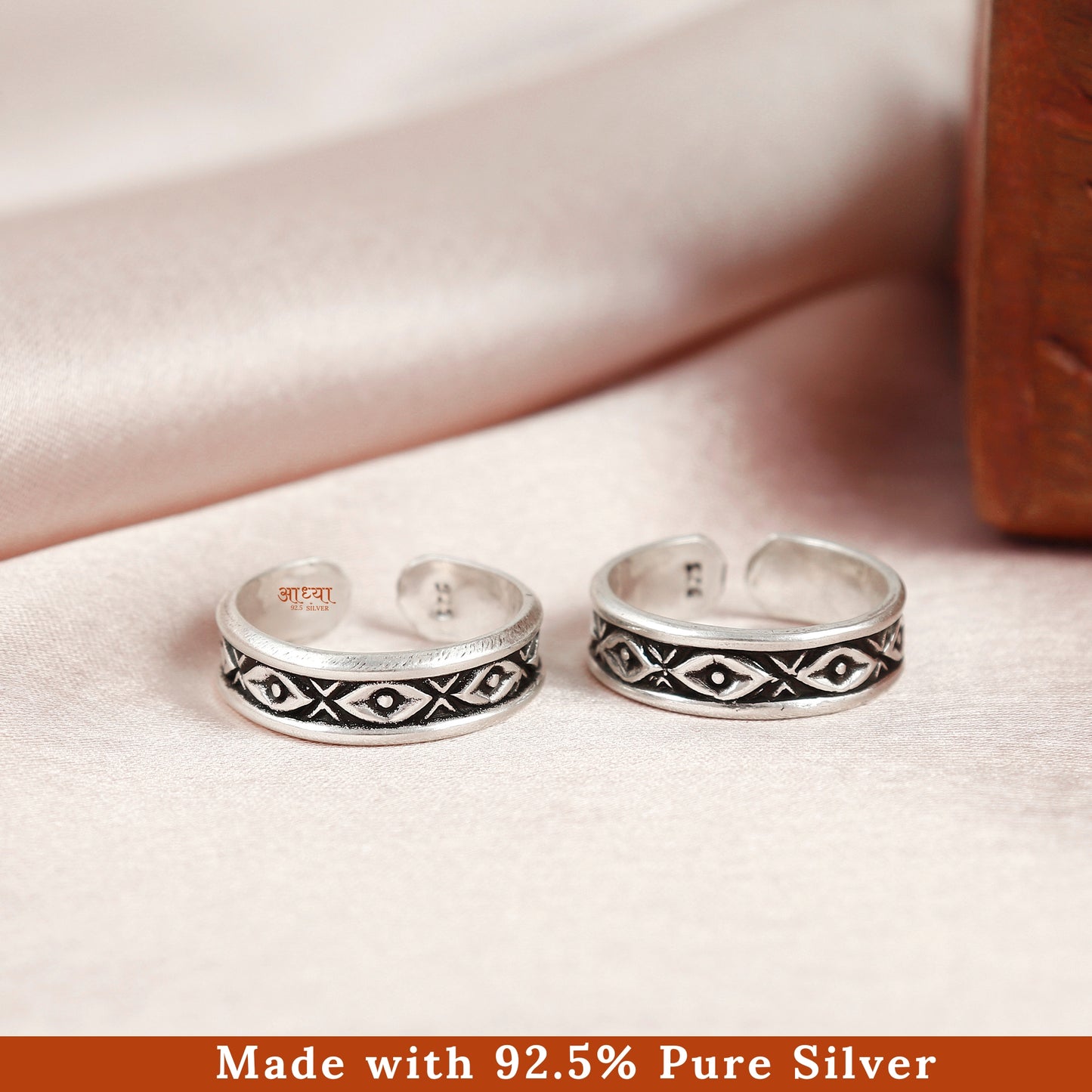 Infinity Swirl Band Toe Ring