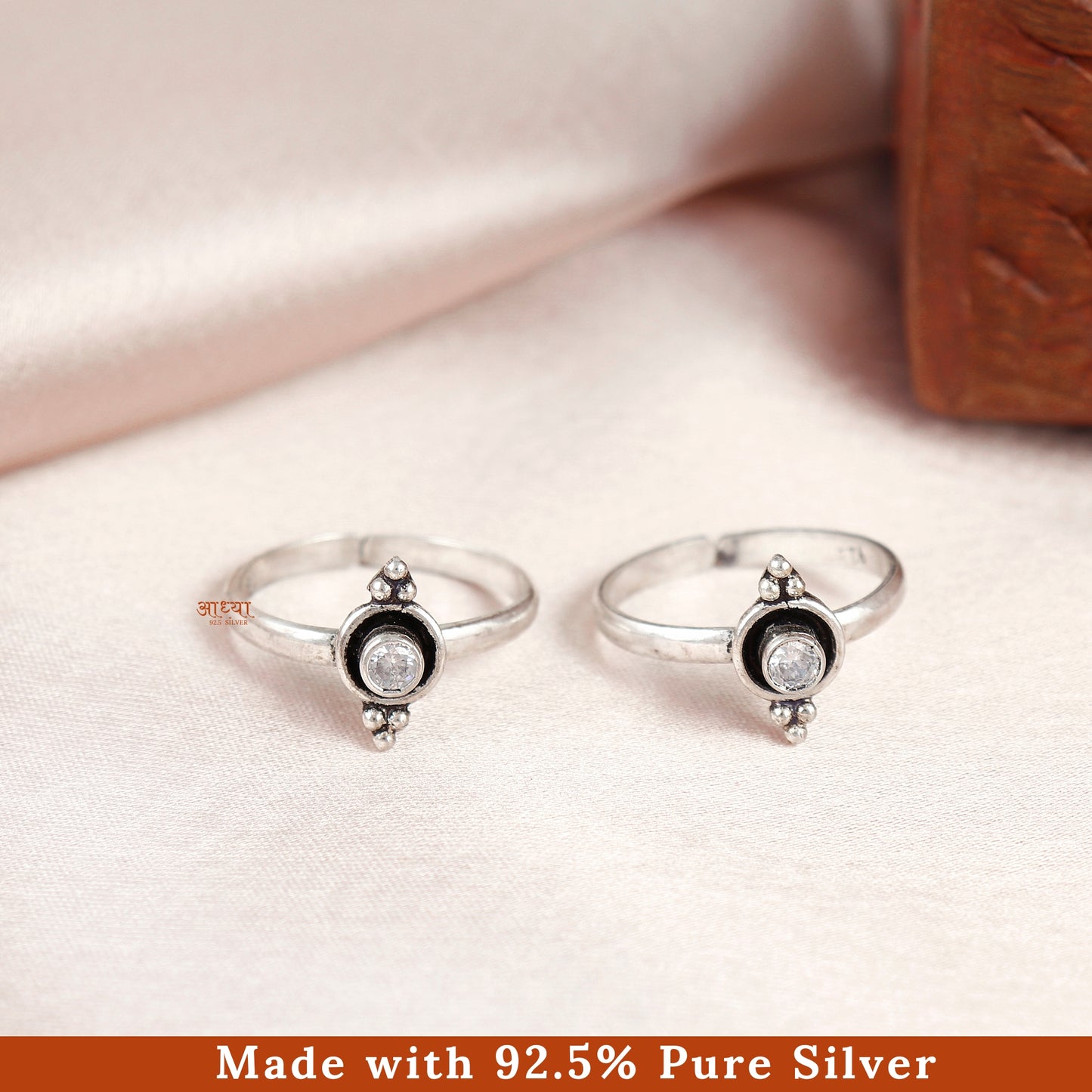 Silver  Minimalist Mini Round Toe Ring