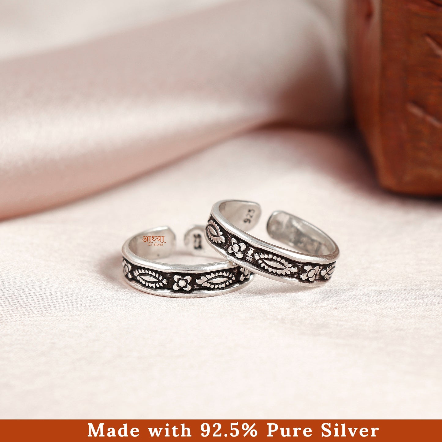 Silver Serenity Band Toe Ring